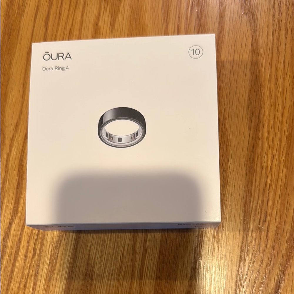 Oura Ring 4 in Silver